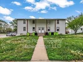 featured image of 1911 Chateau Dr