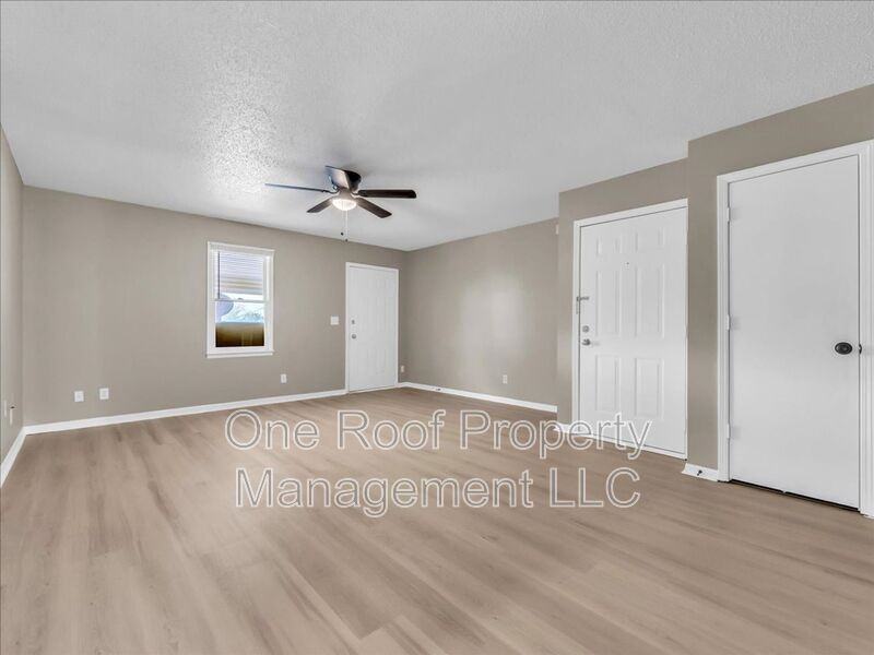 1911 Chateau Dr - Photo 5 of 24