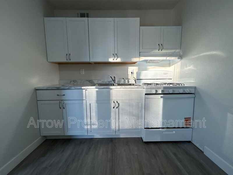 1416 Oakland Rd Ne - Photo 4 of 8