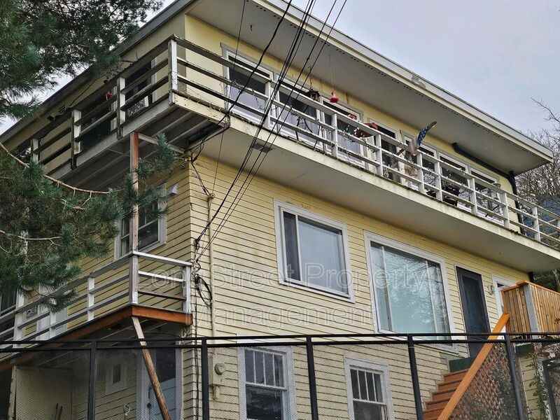 801 Sw Broadway Dr - Photo 2 of 22