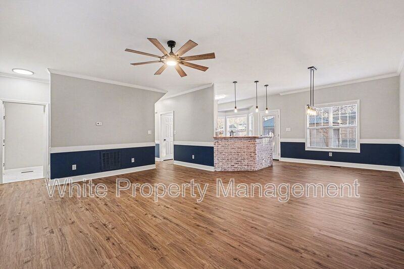 2208 Charles Towne Ct - Photo 3 of 23