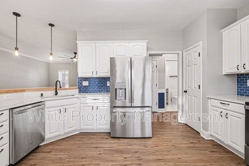 2208 Charles Towne Ct - Photo 7 of 23