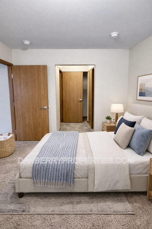 1728 W Market St - Photo 3 of 8