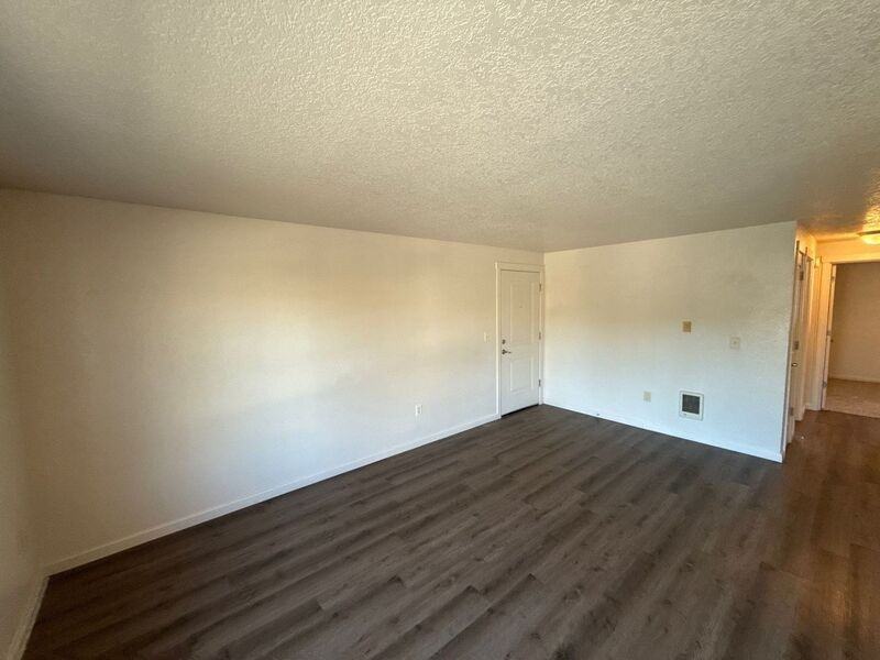 918 Bryan Ct - Photo 4 of 24