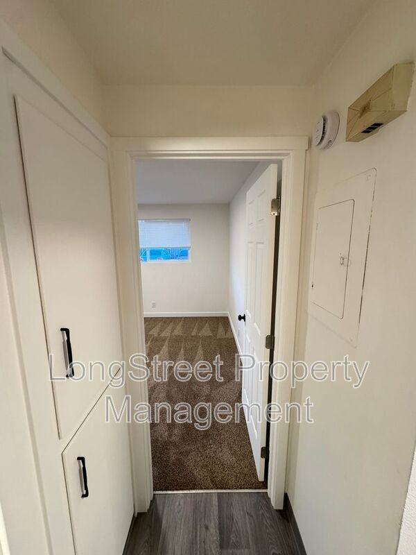 970 Nw Garfield Ave #1 - Photo 6 of 23