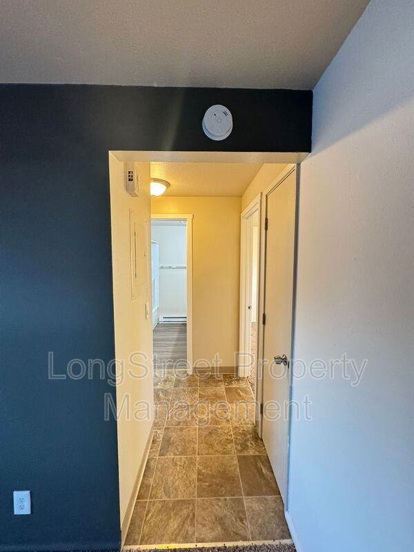 970 Nw Garfield Ave #9 - Photo 7 of 24