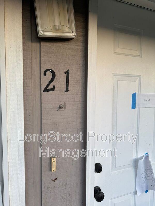 970 Nw Garfield Ave #21 - Photo 5 of 23