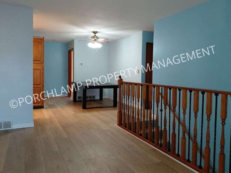 587 Maryland Ave Ne - Photo 4 of 24