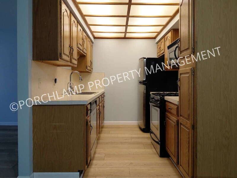 587 Maryland Ave Ne - Photo 5 of 24