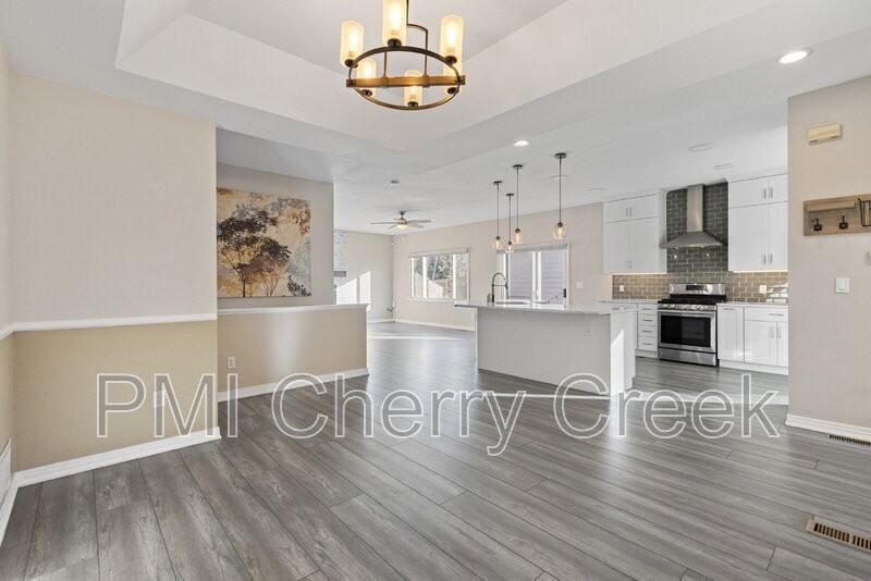 6545 E Exposition Ave - Photo 5 of 33