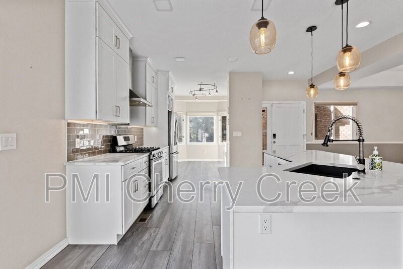 6545 E Exposition Ave - Photo 7 of 33