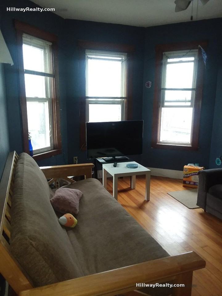 24 Darling St #3 - Photo 5 of 10