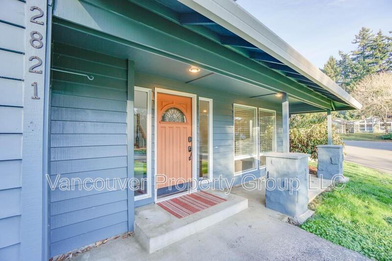 2821 Se 138th Loop - Photo 2 of 37