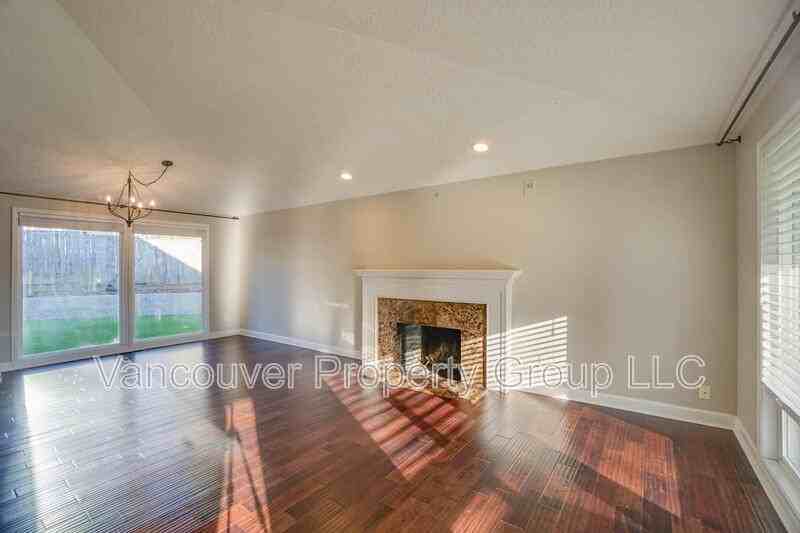 2821 Se 138th Loop - Photo 4 of 37