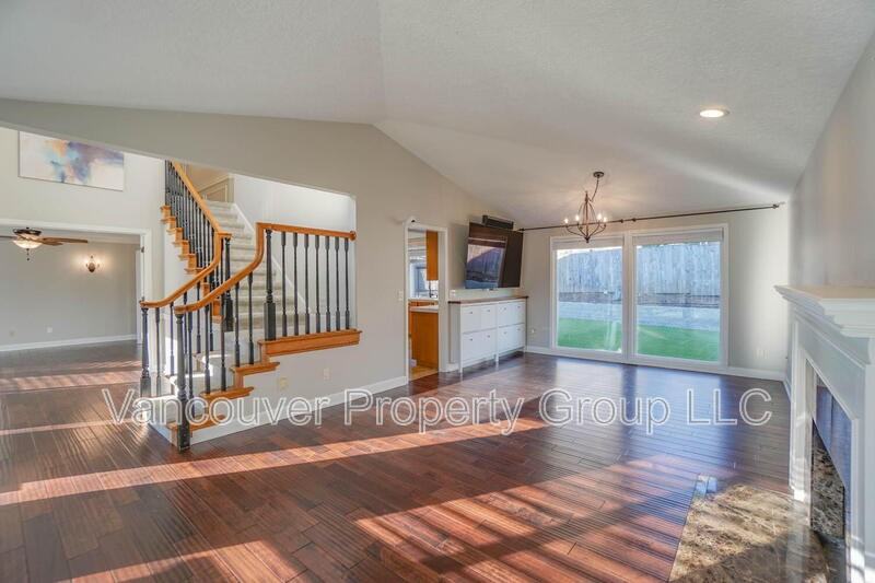 2821 Se 138th Loop - Photo 5 of 37