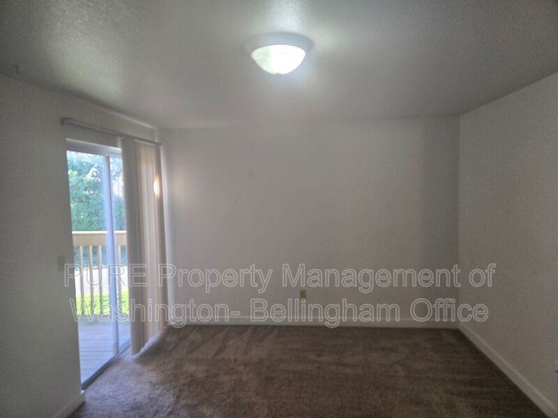 1009 22nd St #H - Photo 3 of 6