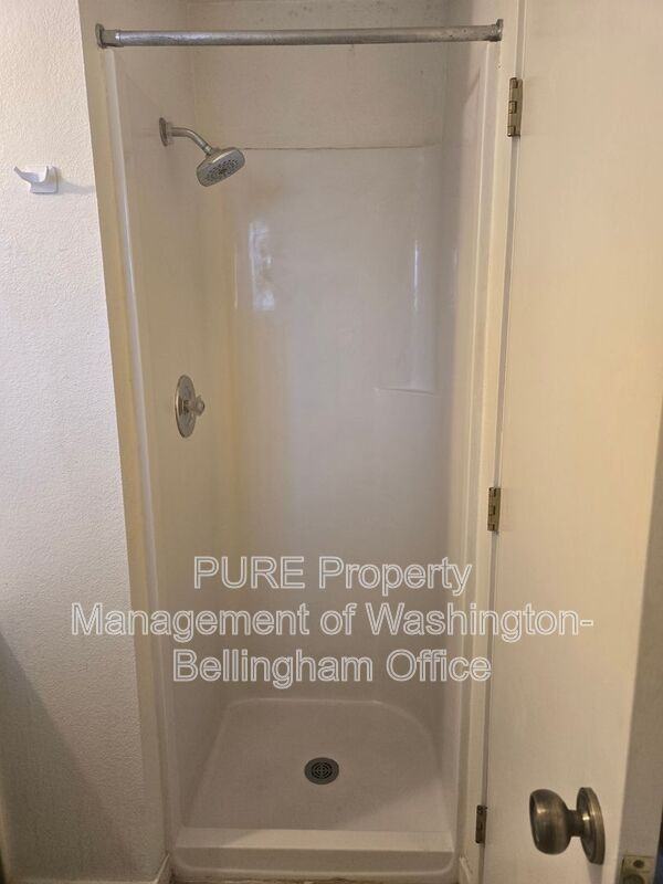 1009 22nd St #H - Photo 6 of 6