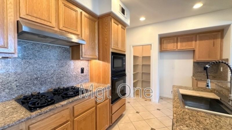 7 Southern Hills Dr - Photo 2 of 29