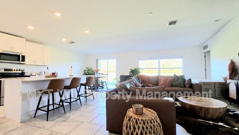 4049 Villa Doria Ct - Photo 3 of 24