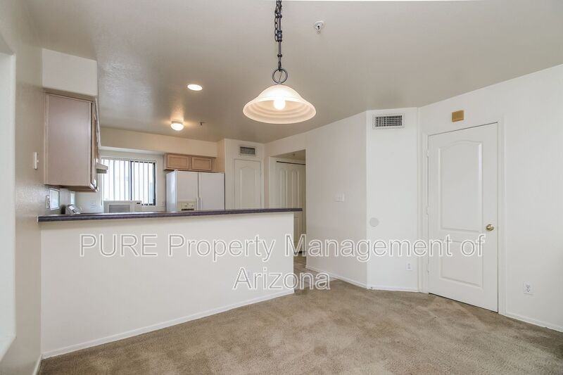 5665 W Galveston St - Photo 7 of 23