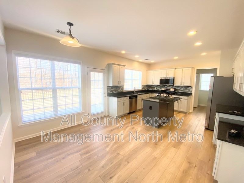 4440 Azurite St - Photo 3 of 17