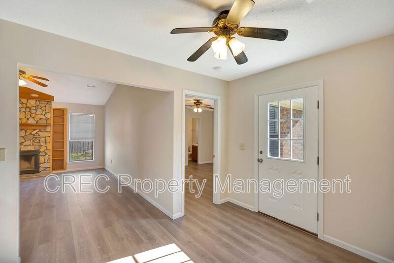 1005 T J Ln - Photo 5 of 26