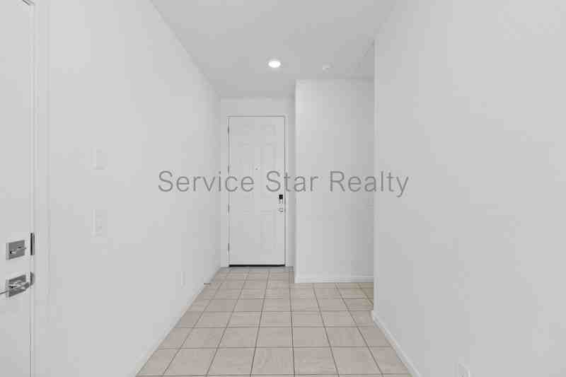 17669 W Amber Dr - Photo 4 of 21