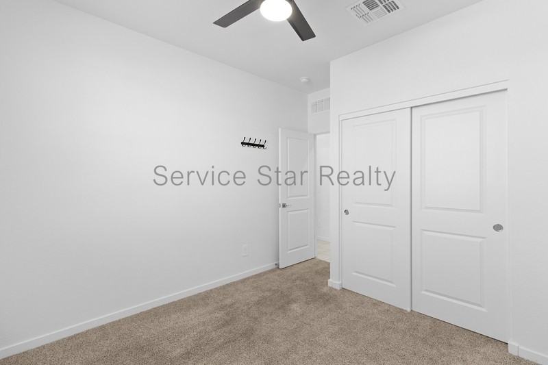 17669 W Amber Dr - Photo 6 of 21