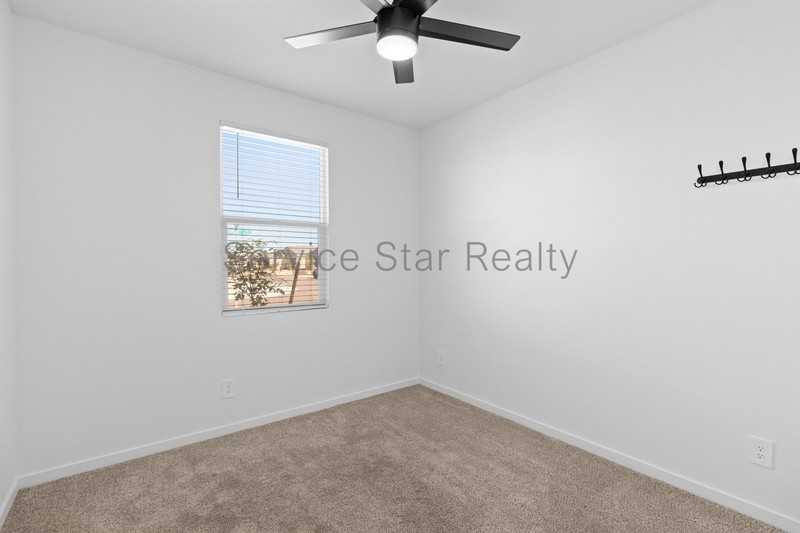 17669 W Amber Dr - Photo 7 of 21