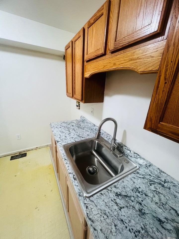 383 South 6th Street - Photo 3 of 3