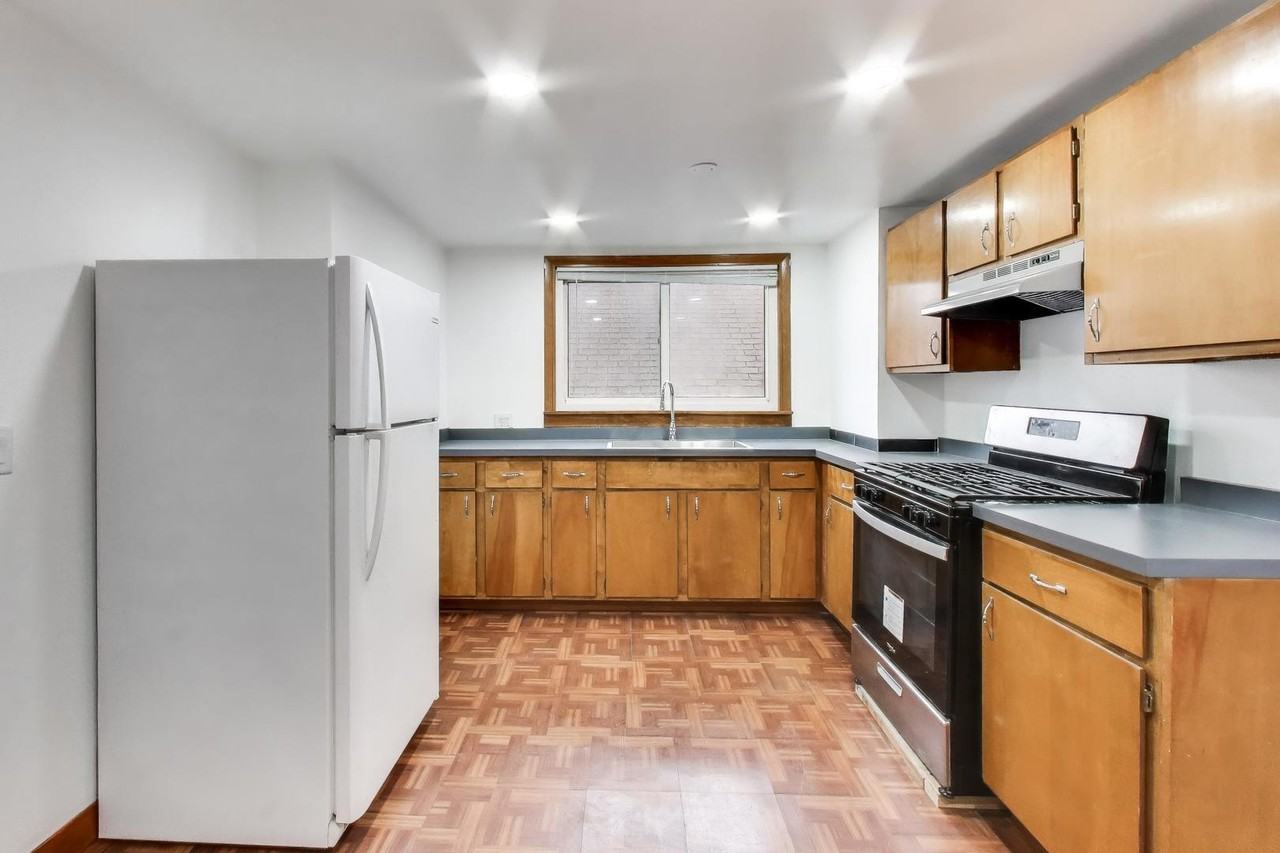 5150 W Carmen Ave #2 - Photo 5 of 23