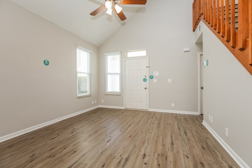 514 Selsey Ct S - Photo 4 of 17