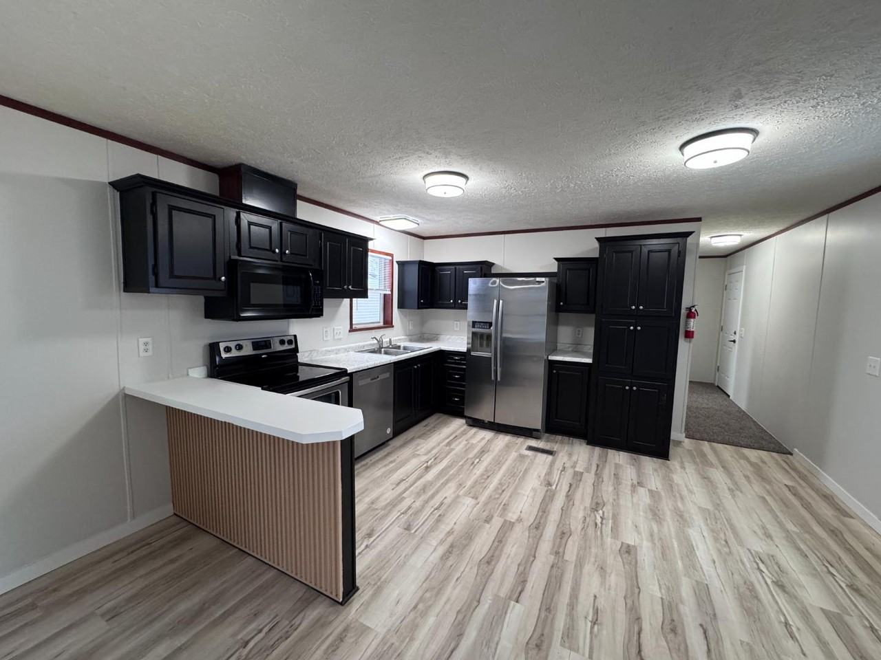 1015 27th St Se - Photo 5 of 11