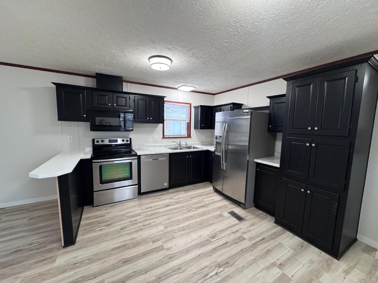 1015 27th St Se - Photo 6 of 11