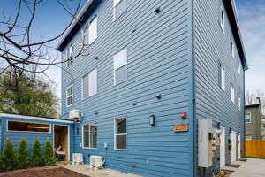 featured image of 2071 Ne Davis St