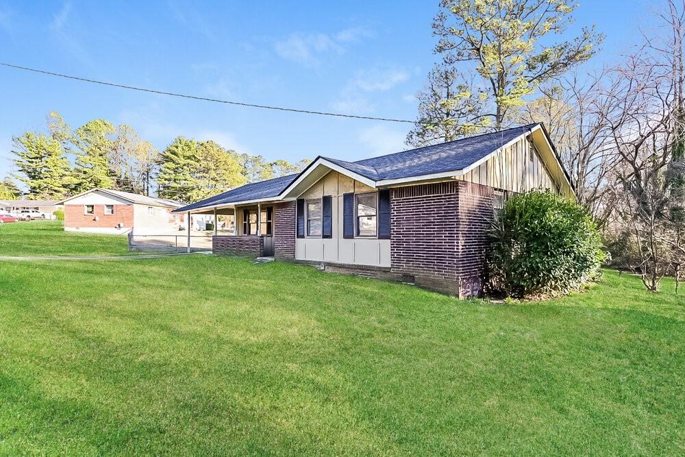 263 Roxbury Dr - Photo 2 of 25