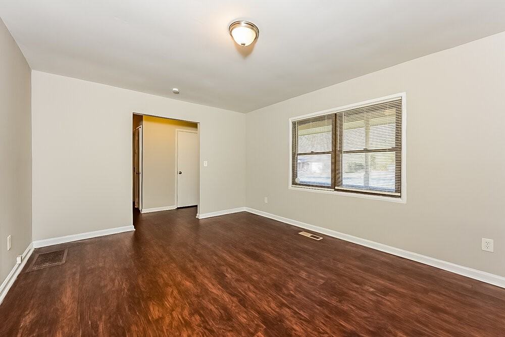 263 Roxbury Dr - Photo 6 of 25