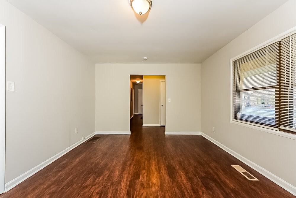 263 Roxbury Dr - Photo 7 of 25