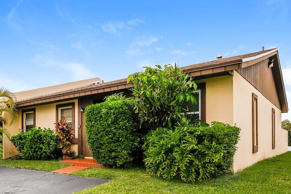 11010 Sw 123rd Ave - Photo 3 of 16