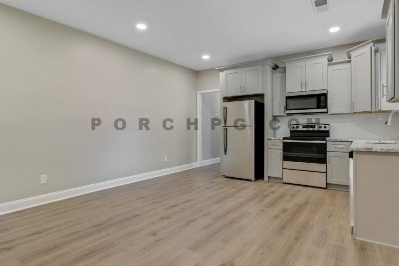 1211 Spring Creek St Sw #B - Photo 4 of 15