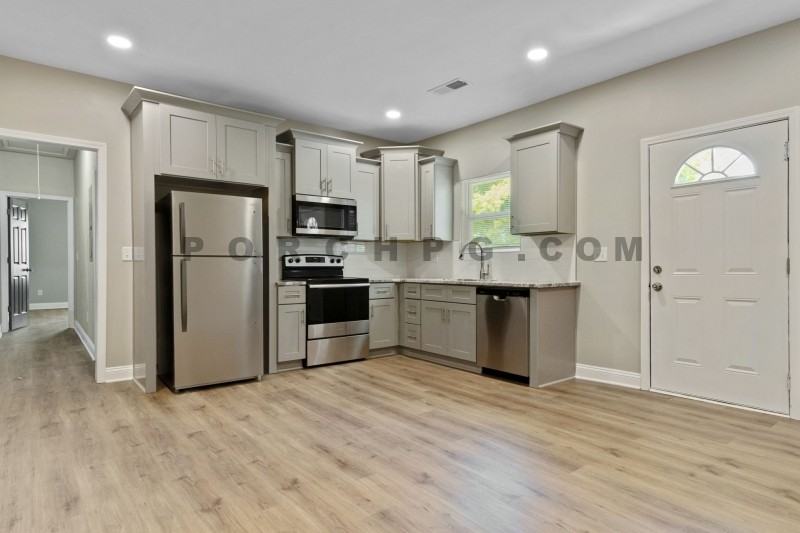 1211 Spring Creek St Sw #B - Photo 6 of 15