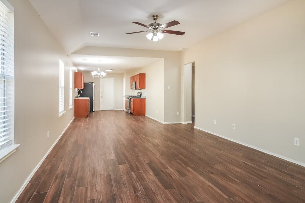 4435 Plumeria Ave - Photo 3 of 16