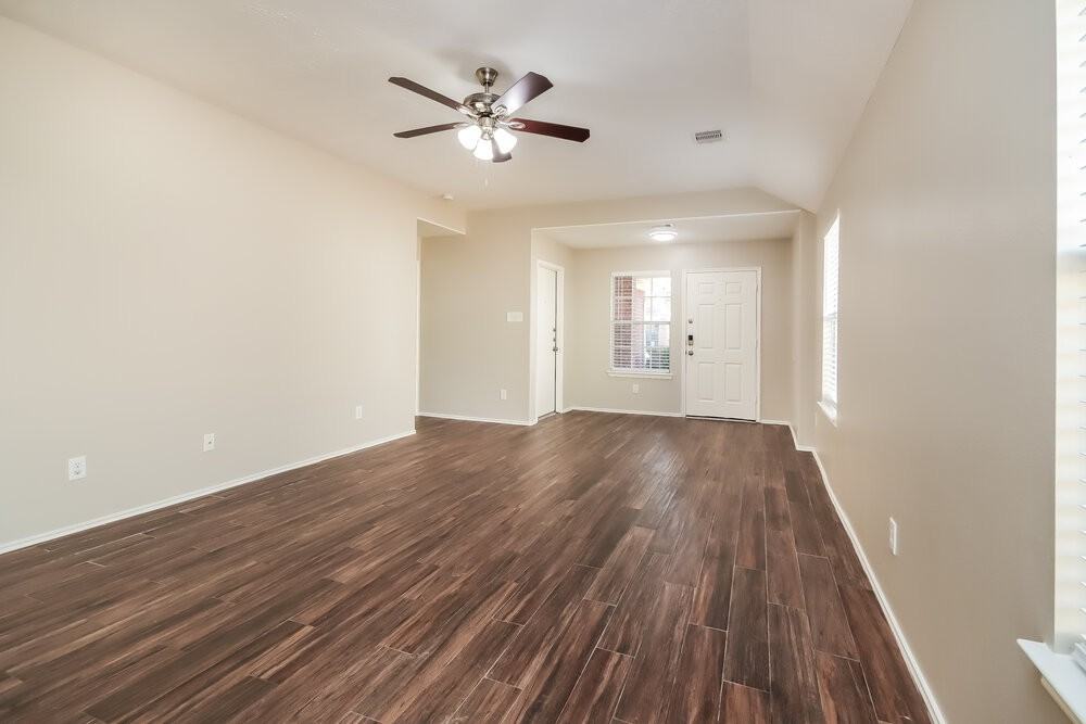 4435 Plumeria Ave - Photo 5 of 16