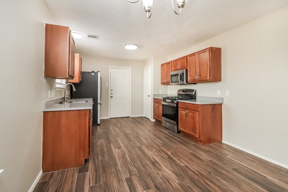 4435 Plumeria Ave - Photo 6 of 16