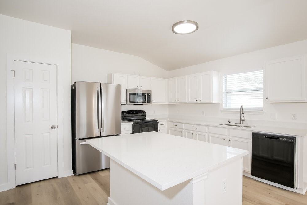 105 Lucy Cv - Photo 7 of 15