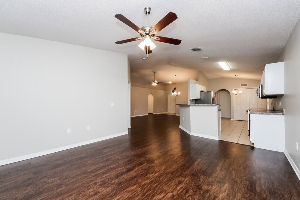 3047 Elbib Dr - Photo 3 of 15