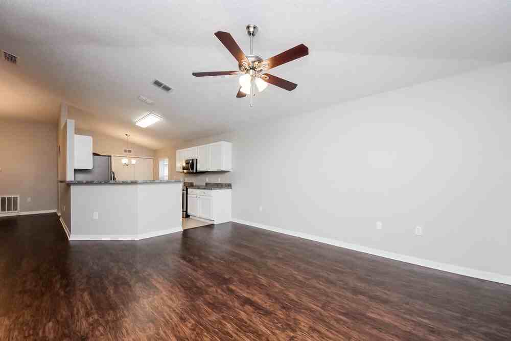 3047 Elbib Dr - Photo 4 of 15