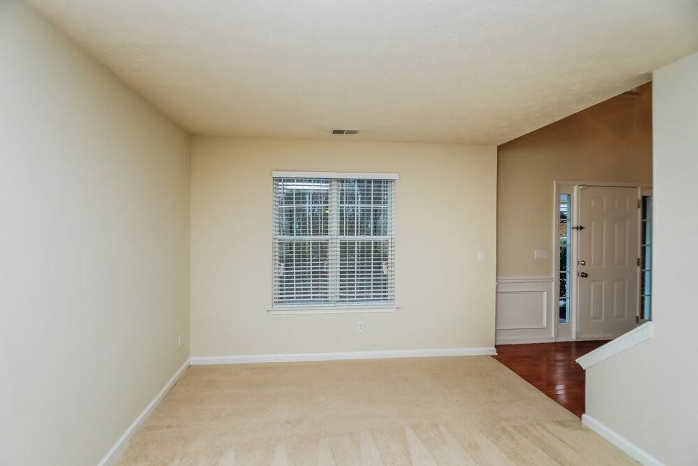 3425 Sandlake Dr Sw - Photo 4 of 17