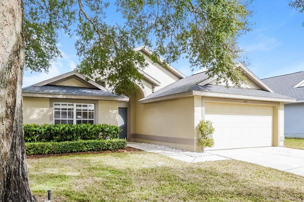 1035 Pine St - Photo 3 of 16