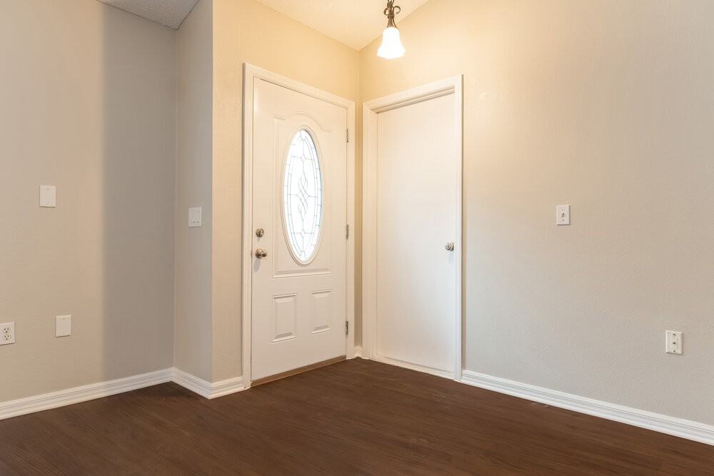 351 Placid Lake Dr - Photo 2 of 15